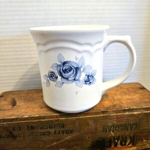 Vintage Pfaltzgraff White and Blue Floral Mug